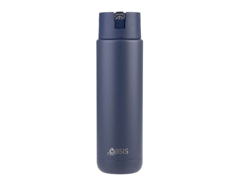 Oasis Moda 700ml Vacuum Bottle - A drink bottle in navy blue with a sleek design and a lid, featuring a logo on the front.