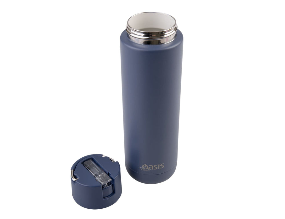 Oasis Moda 700ml Vacuum Bottle - A drink bottle in navy blue with a stainless steel interior and a separate lid. It features a logo.