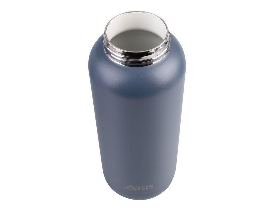 Oasis Moda 1L Vacuum Bottle - A drink bottle with a matte navy blue finish, featuring a stainless steel top and an engraved logo.