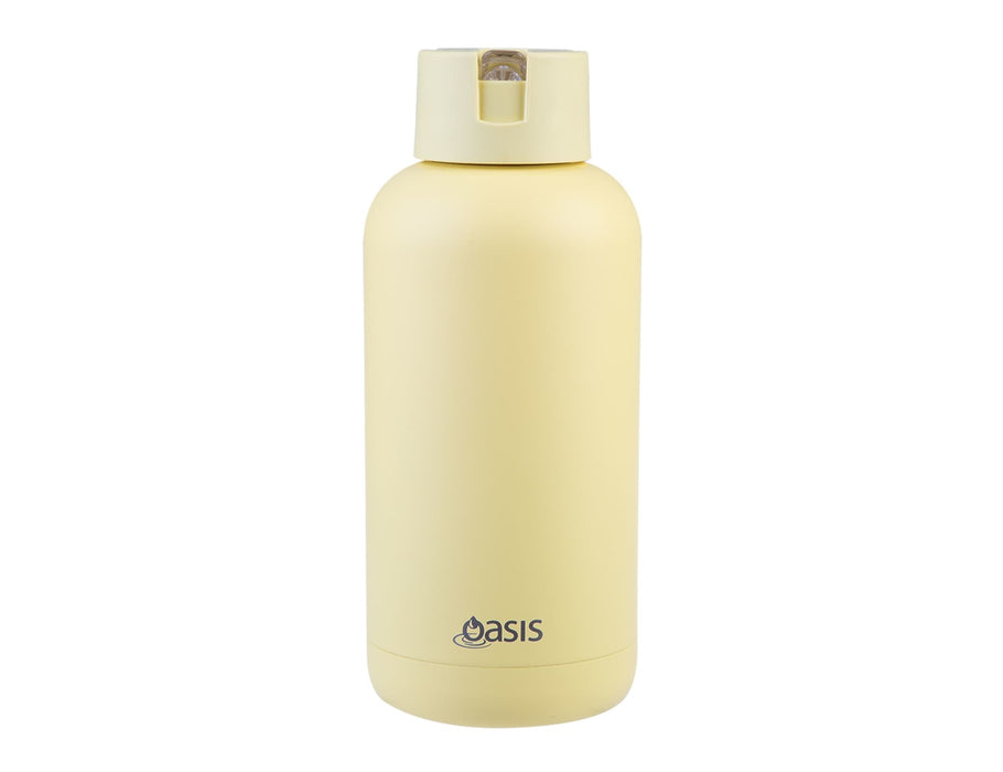Oasis Moda 1.5L Vacuum Bottle - A drink bottle in a pale yellow colour with a screw-top lid and a logo on the front.