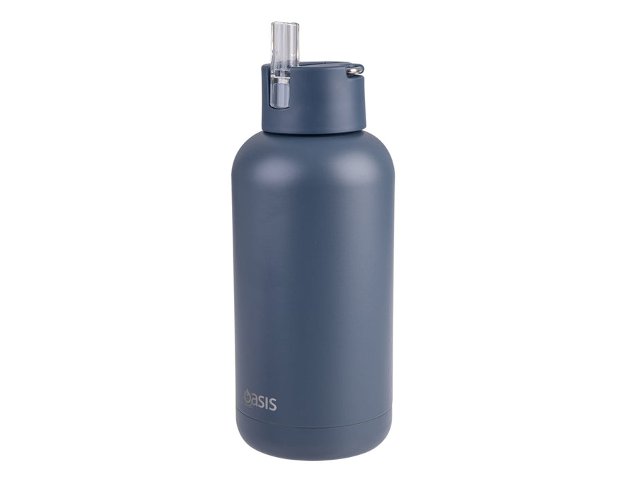 Oasis Moda 1.5L Vacuum Bottle - A drink bottle in matte navy blue with a straw lid and a logo on the front.