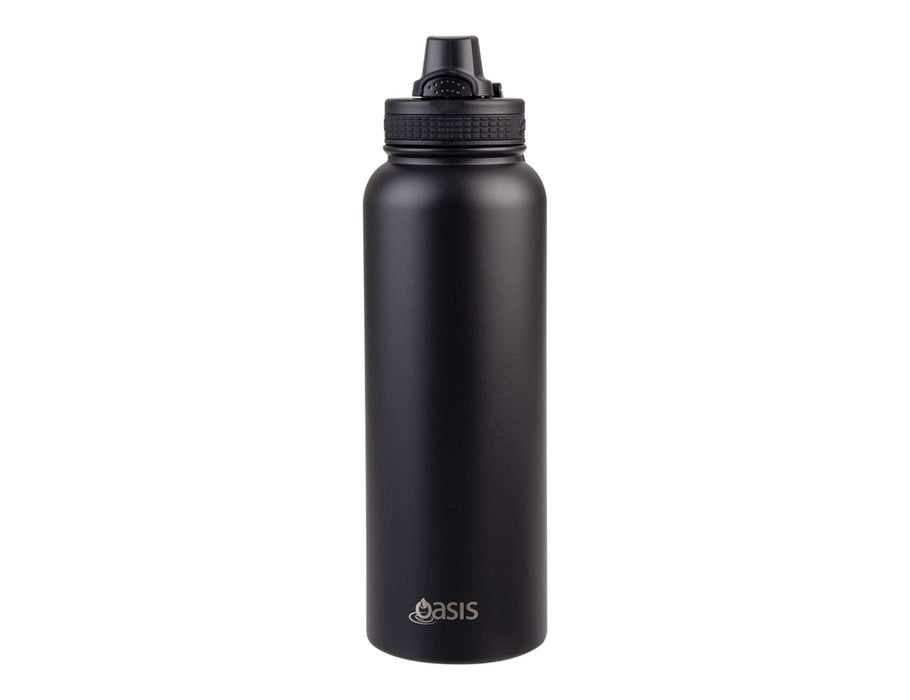 Oasis Challenger 1.1L Vacuum Quick Release Cap Bottle - A drink bottle in matte black with a quick release cap and a logo. Ideal for keeping beverages cold.