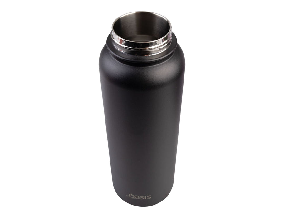 Oasis Challenger 1.1L Vacuum Quick Release Cap Bottle - A drink bottle in matte black with a stainless steel neck and a logo, featuring a vacuum quick release cap.