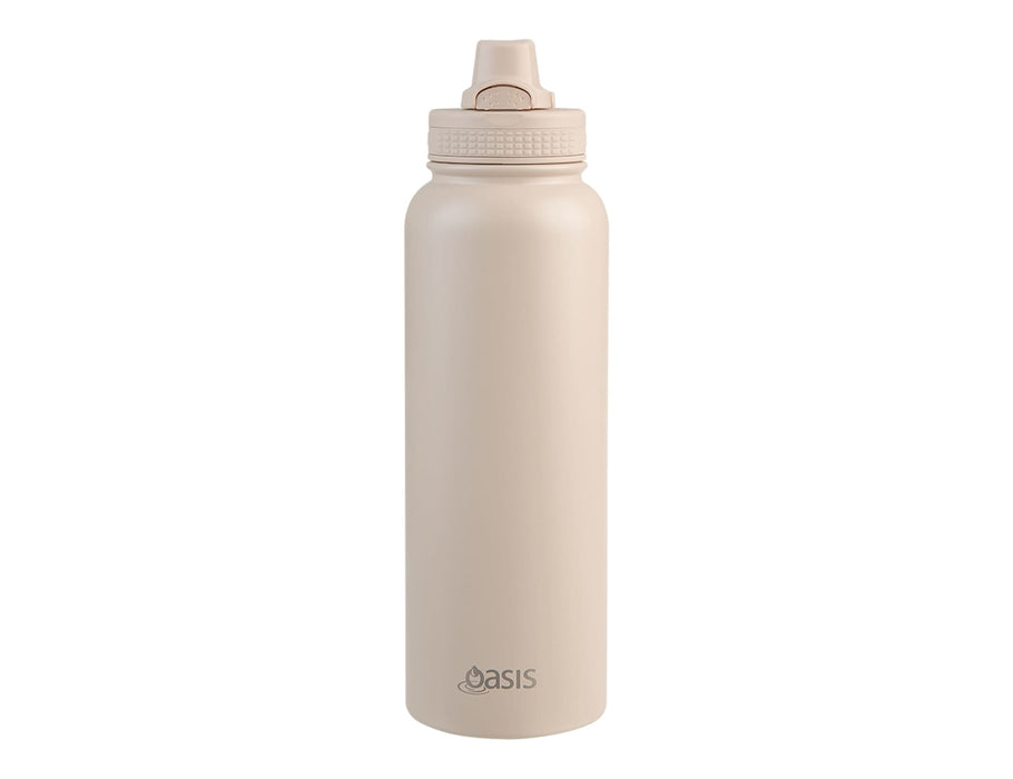 Oasis Challenger 1.1L Vacuum Quick Release Cap Bottle - A drink bottle in a light beige colour with a quick release cap and a logo on the front.