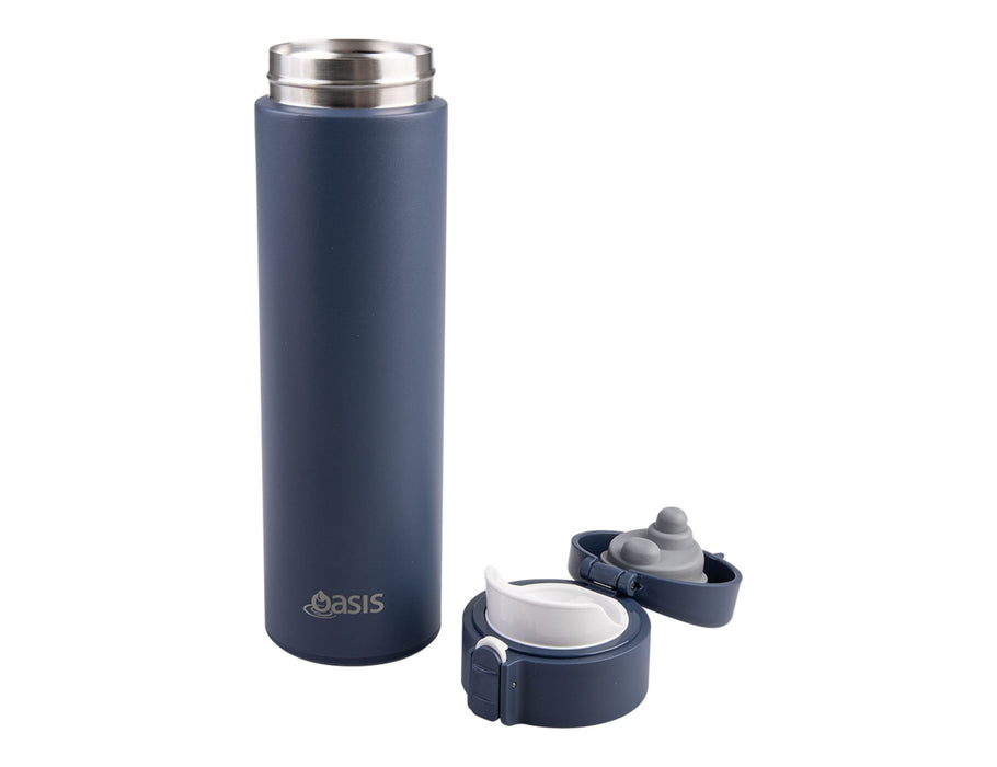 Oasis 480ml Insulated Flip-Top Flask - A drink bottle in navy blue with a silver lid and two flip-top openings. It features a logo on the side.