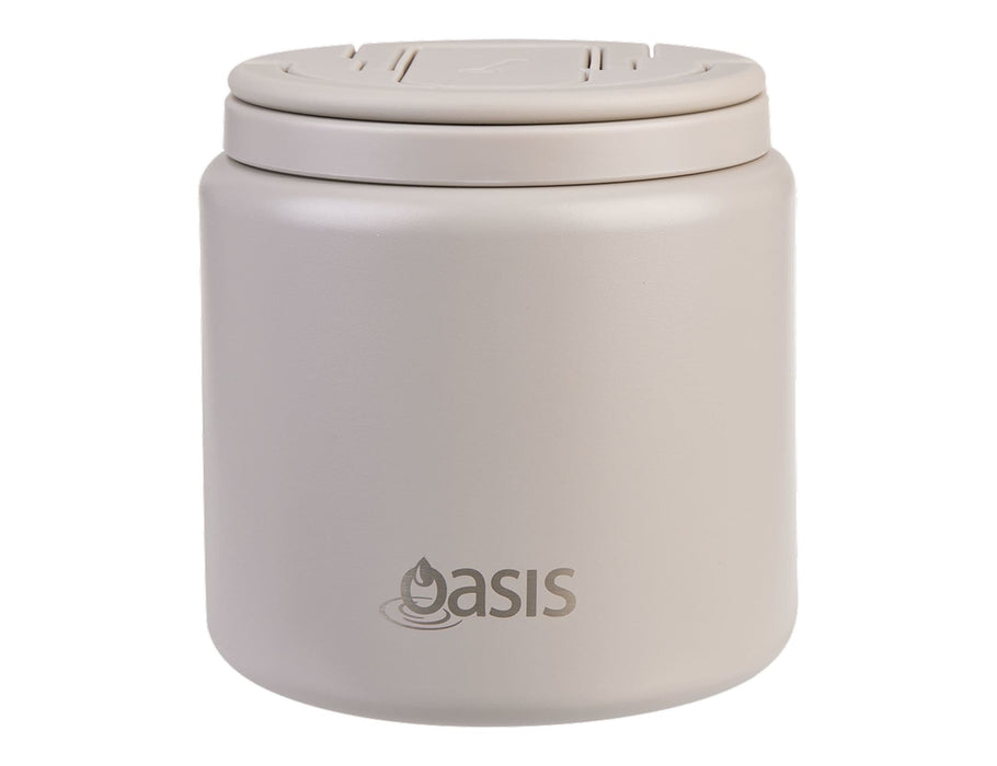 Oasis S/S D/Wall Ins. Food Flask W/ Quick Release Lid & Spork 700ml - A food flask with a quick-release lid and spork, in a light beige colour, featuring a logo.