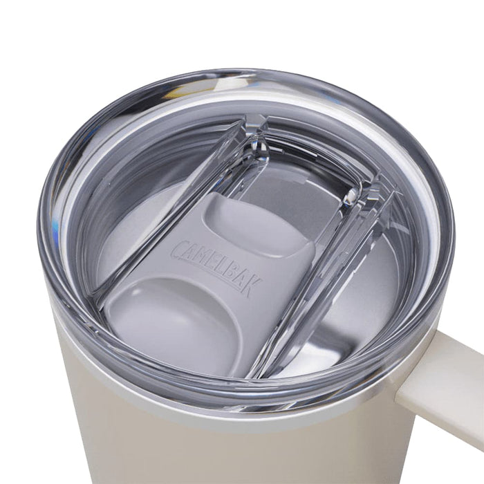CamelBak - Thrive Mug VSS 0.5L - A drink bottle with a white exterior and a clear lid featuring a logo. The lid has a double-wall design.