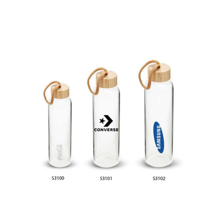 Vidro 750ml Bottle - A drink bottle featuring a clear glass body and a bamboo lid, with a rope handle. It includes branding.
